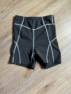 BLACK BIKE SHORTS WITH WHITE STITCHING SIZE SMALL